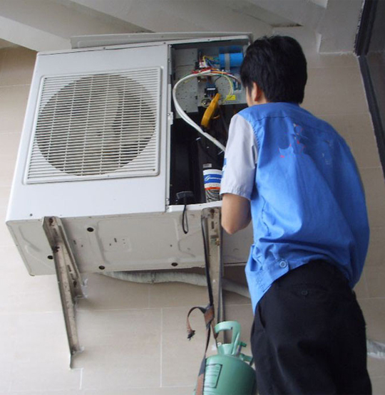 依兰空调开机无反应维修